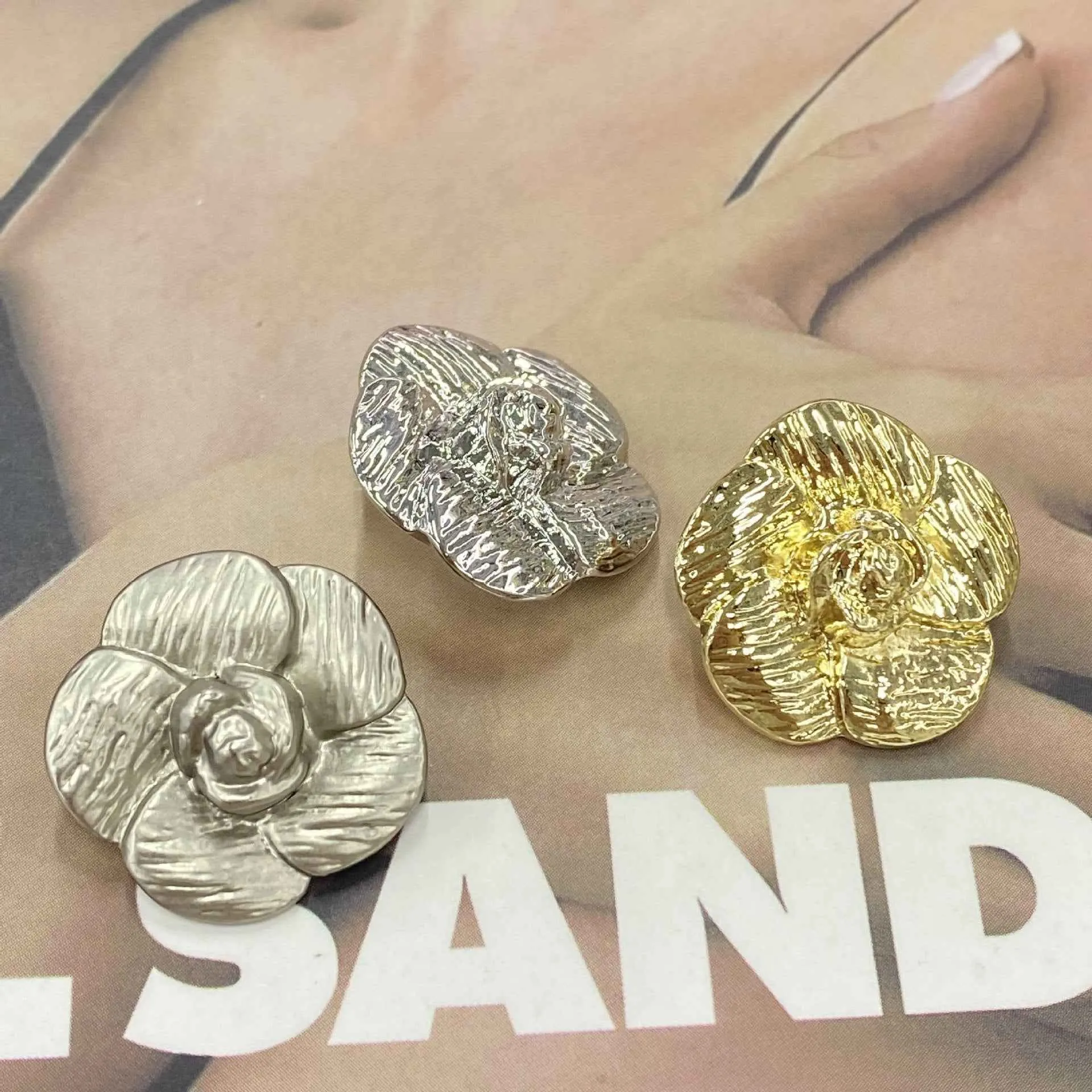 20/23mm 3D Five-Petal Flower Metal Shank Buttons 20pcs