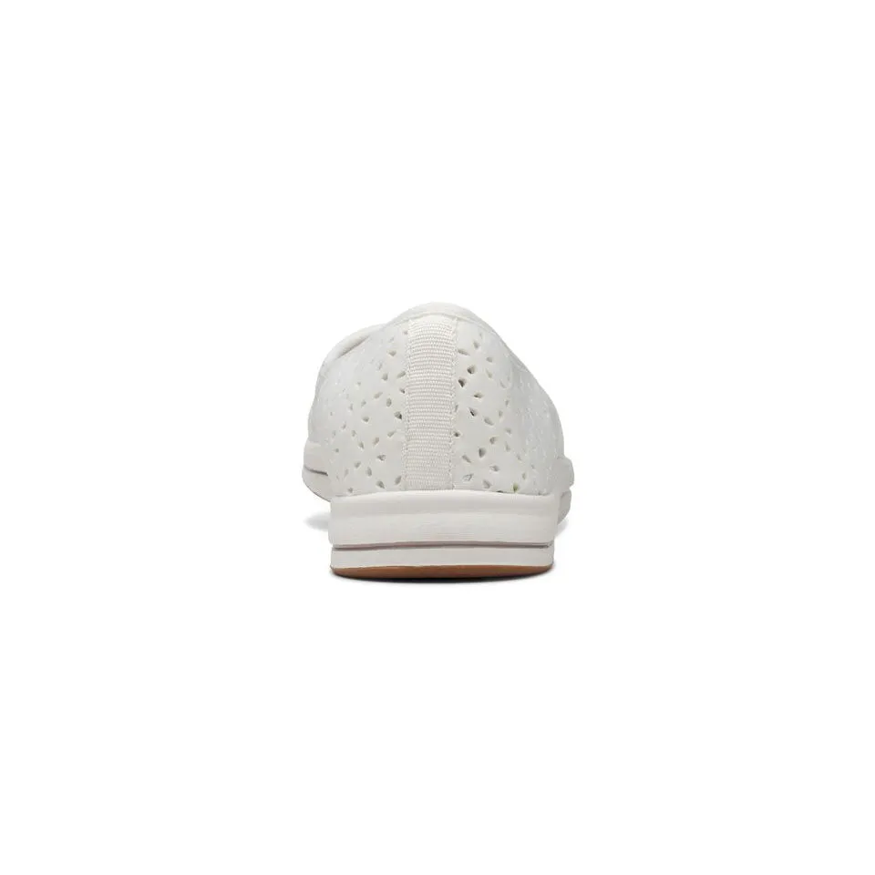 Clarks Women's Breeze Emily Black | White