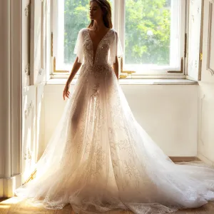 Elegant Princess Lace A-Line  Shiny Wedding Short Sleeve V-back  Bridal Gown N