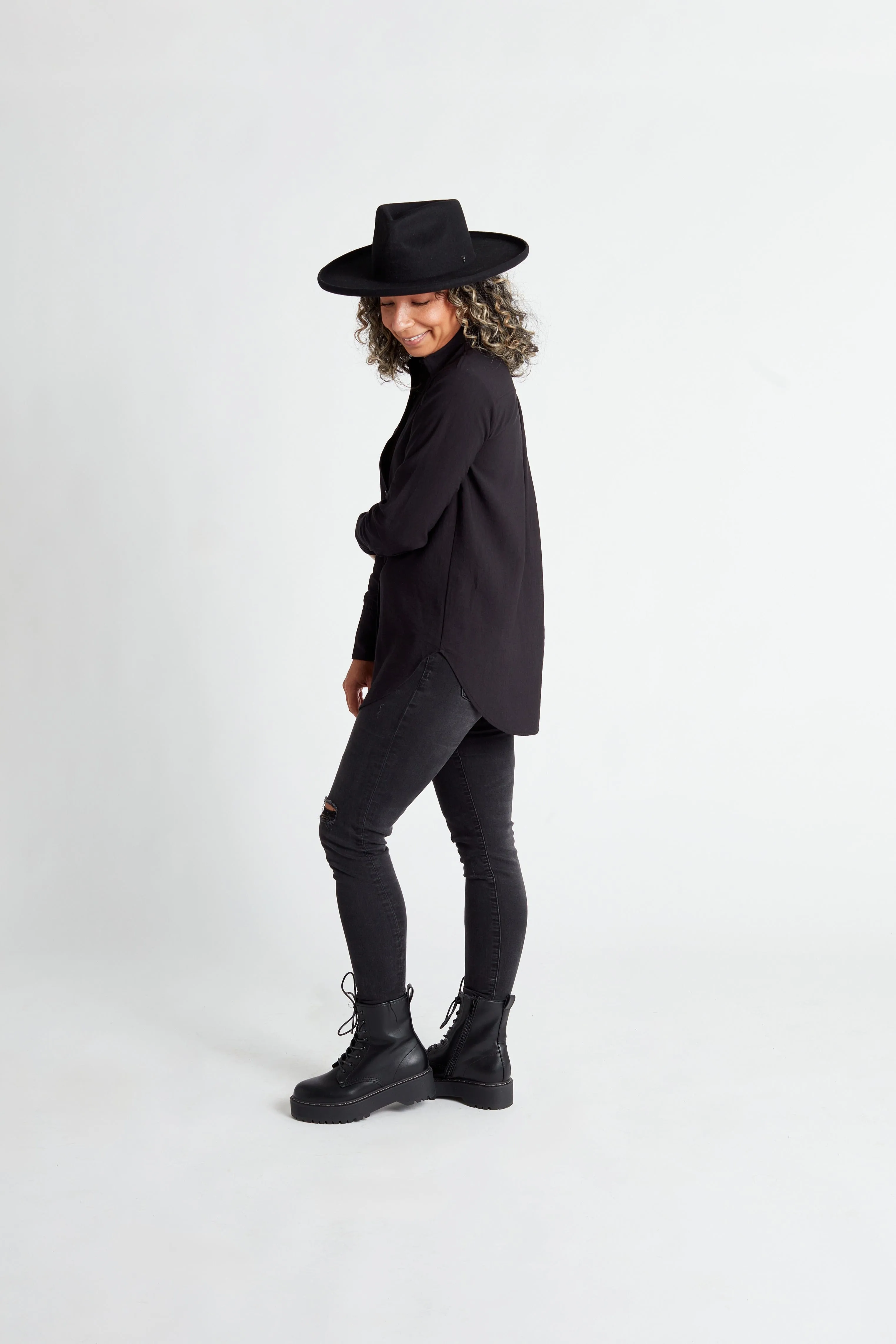 Essential Classic Button Up Shirt in Black