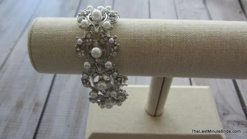 Leaf Pearl & Rhinestone Stretch Bracelet
