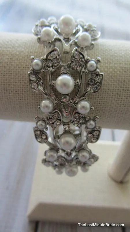 Leaf Pearl & Rhinestone Stretch Bracelet