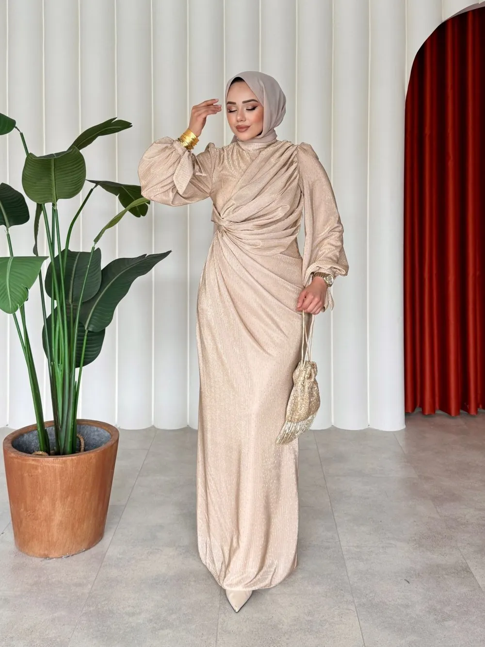 <tc>Robe de soirée Nurten

</tc>