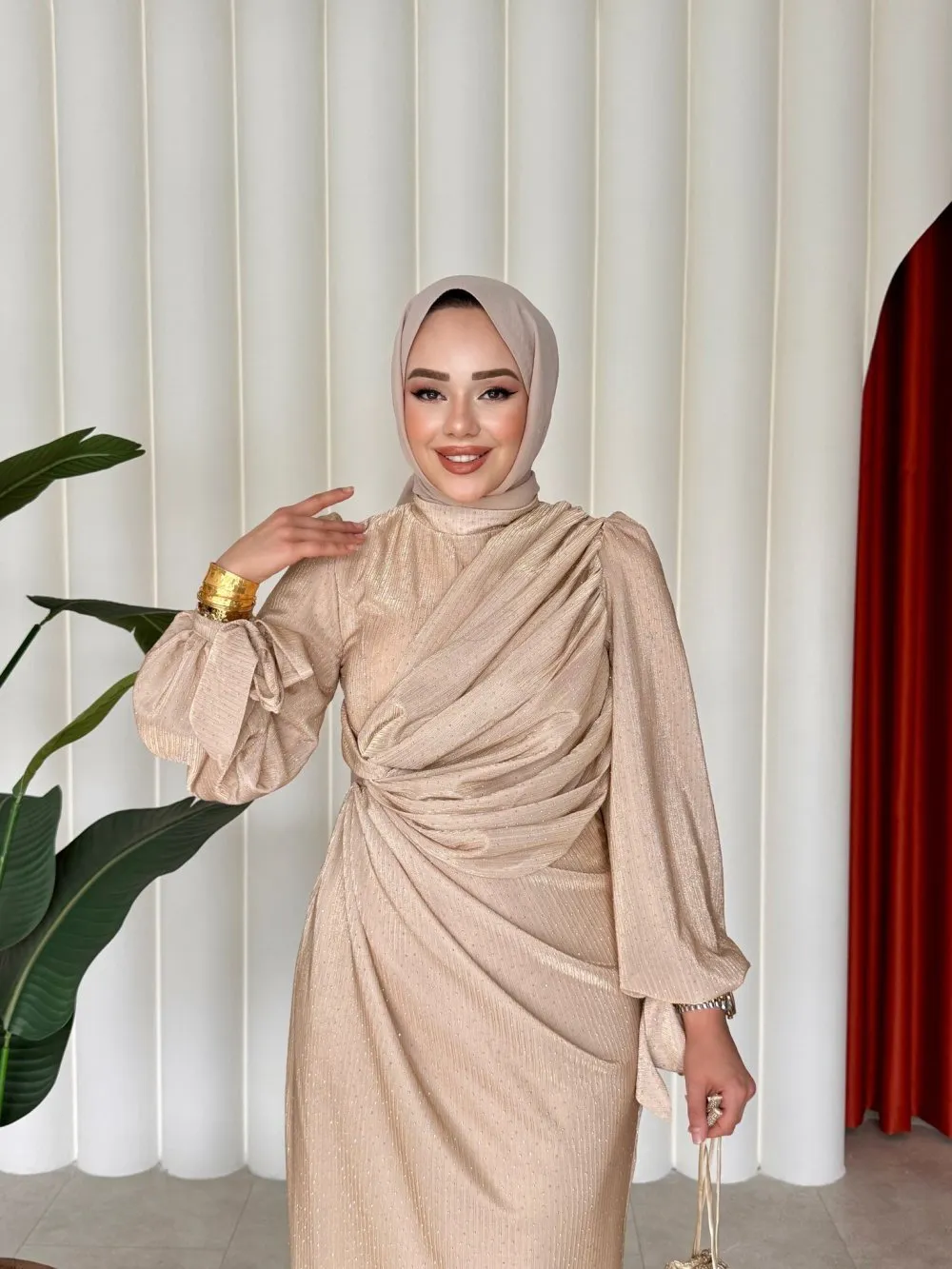 <tc>Robe de soirée Nurten

</tc>