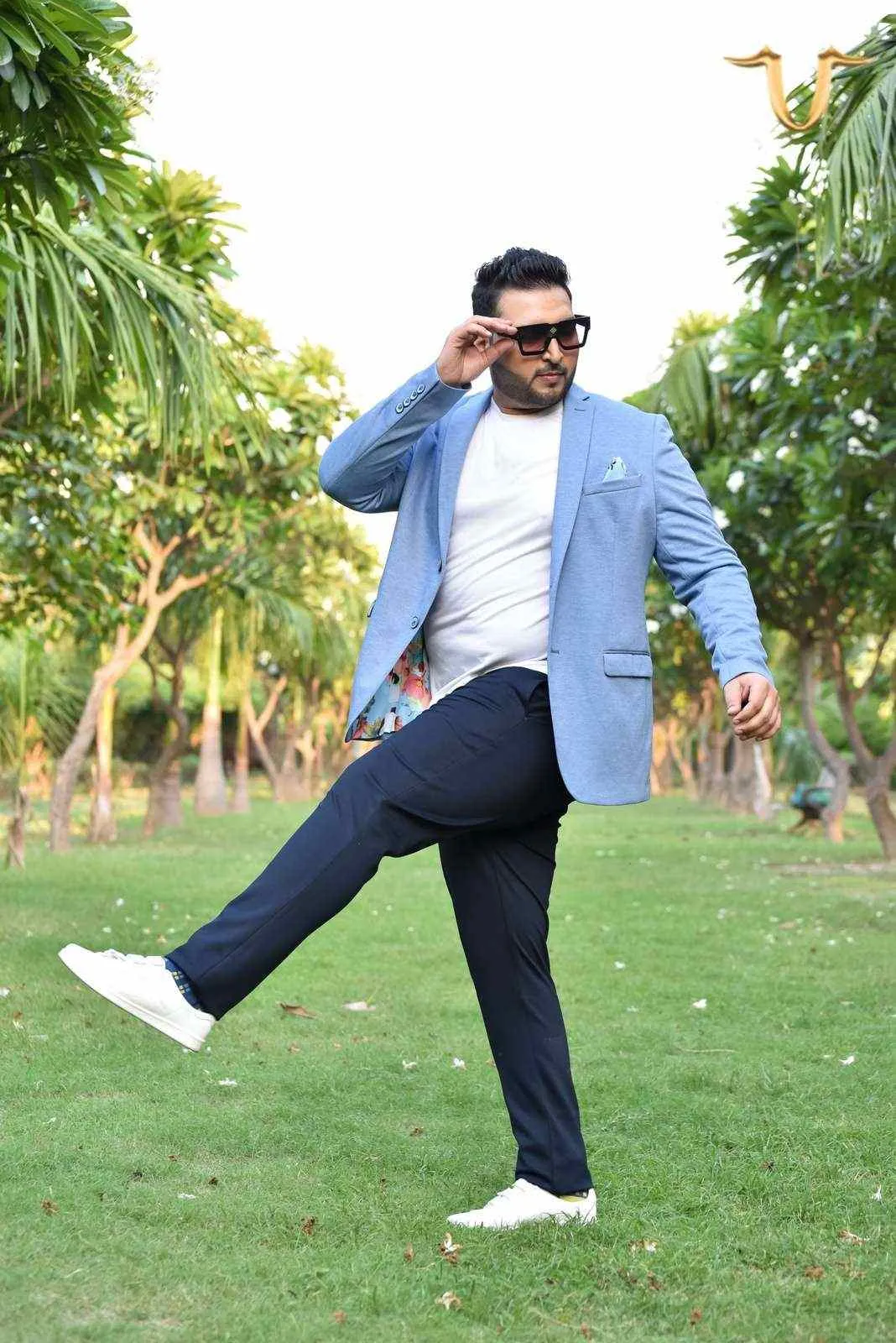 Plus size of Blue Knitted Blazer with Stretch