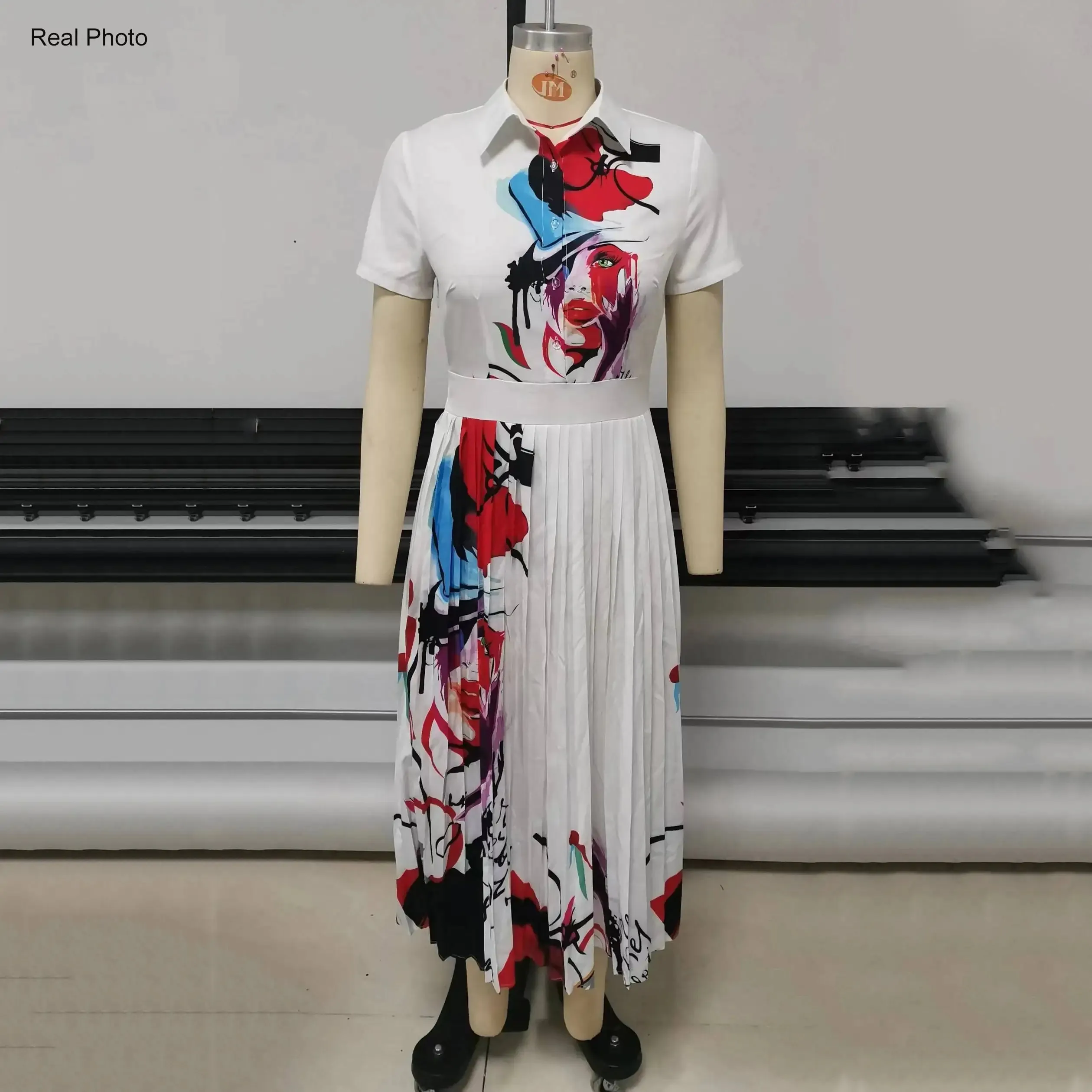 "Elegance in Motion – High-Waisted Pleated Dresses with Sleek Long Sleeves"