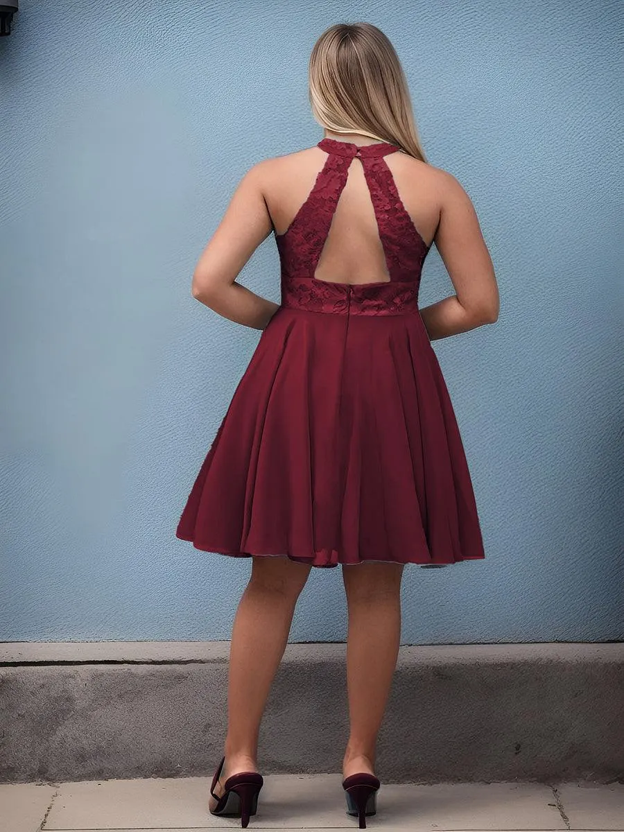 Robe courte en mousseline à encolure Licou dos nu en dentelle
