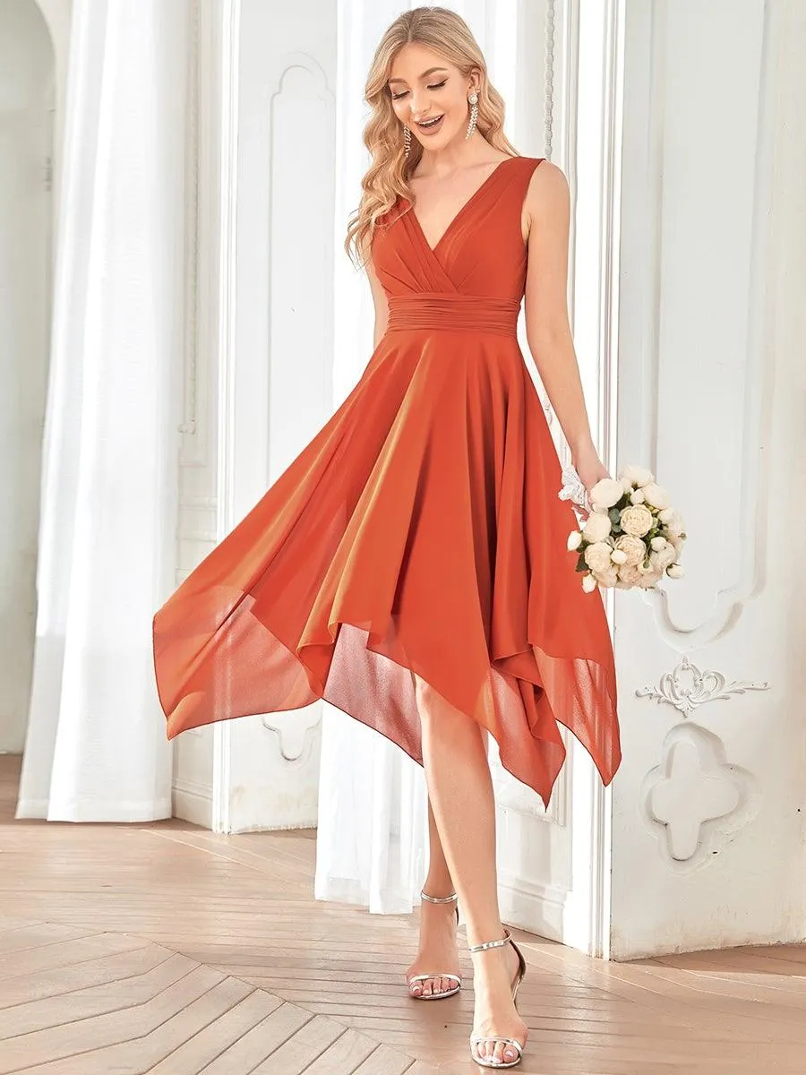 Robe de demoiselle d'honneur en mousseline de soie longueur genou avec ourlet irrégulier