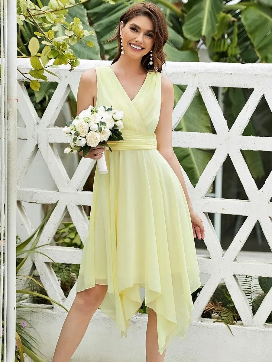 Robe de demoiselle d'honneur en mousseline de soie longueur genou avec ourlet irrégulier