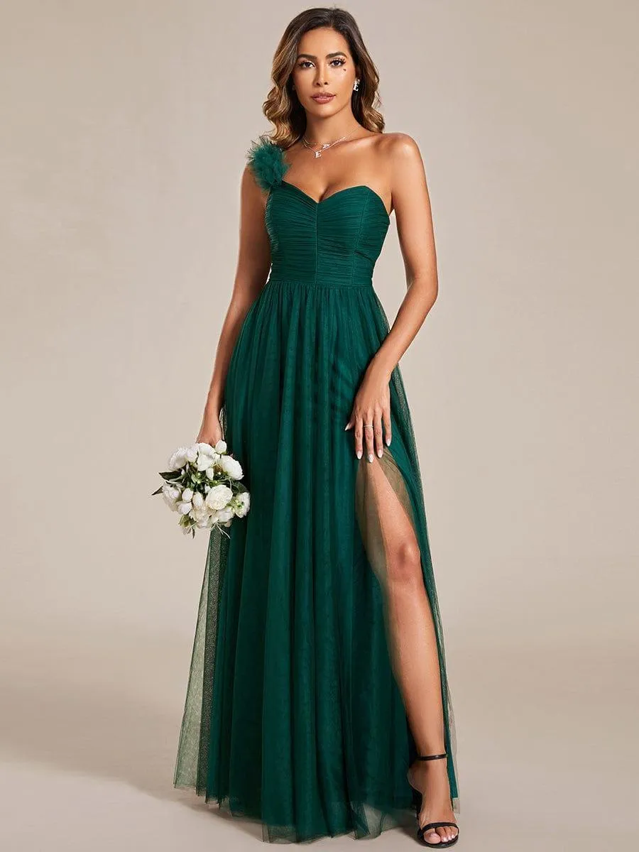Robe de soirée asymétrique en tulle à appliqués et fente haute