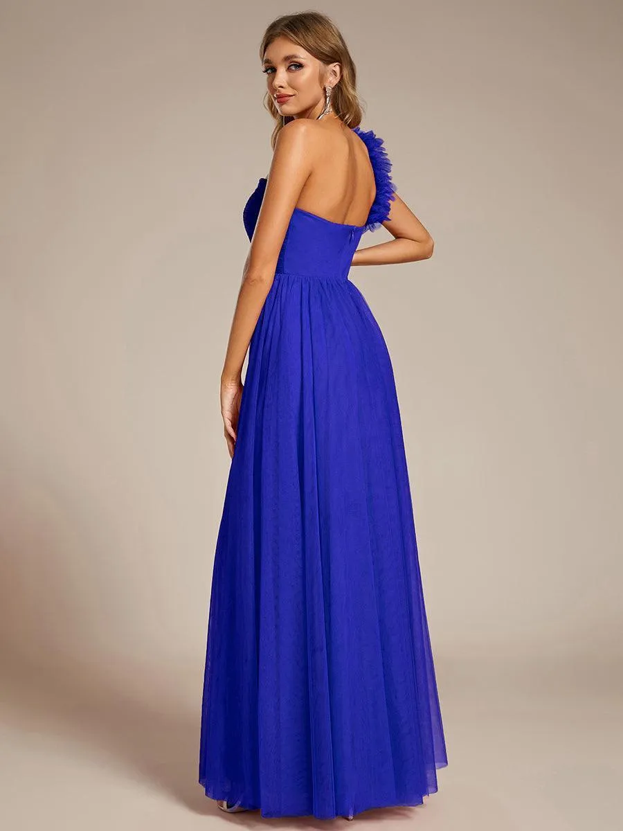 Robe de soirée asymétrique en tulle à appliqués et fente haute