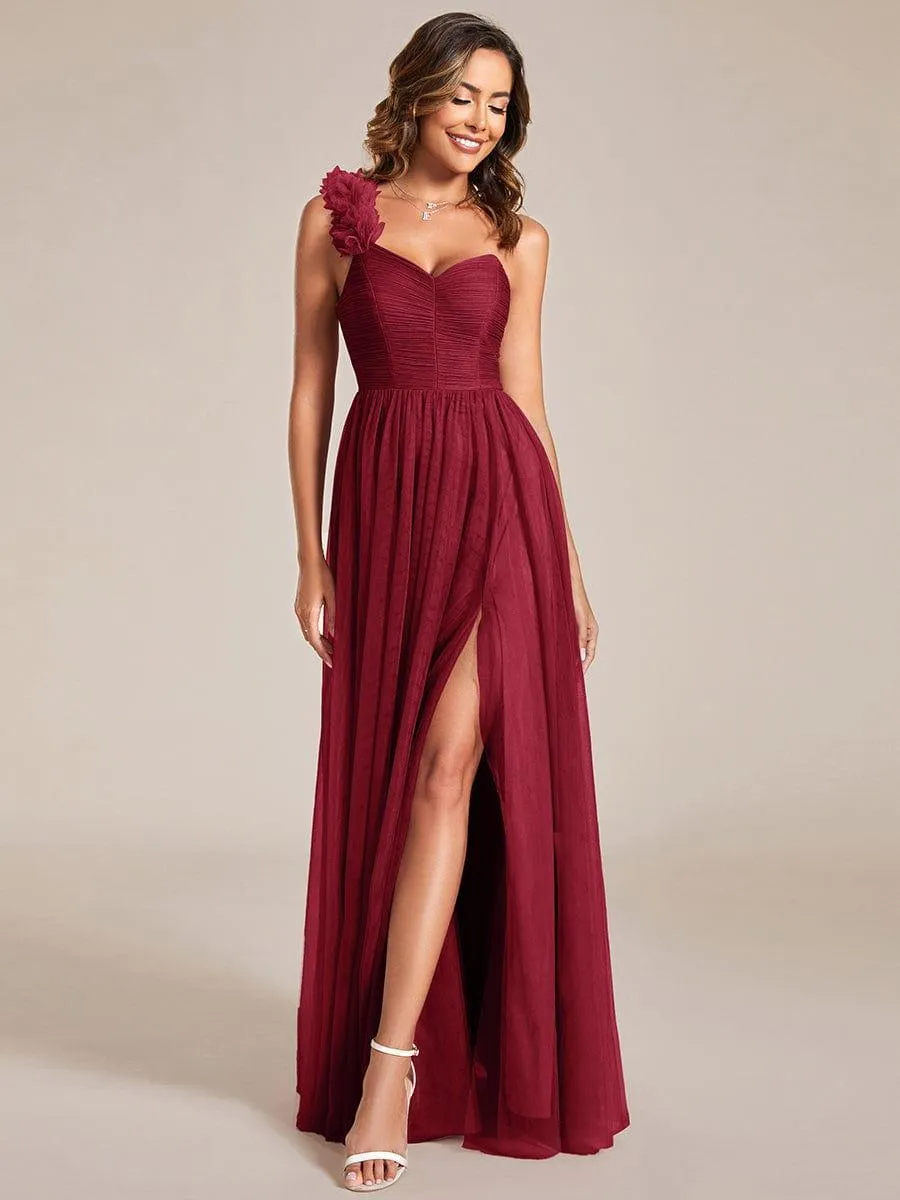 Robe de soirée asymétrique en tulle à appliqués et fente haute