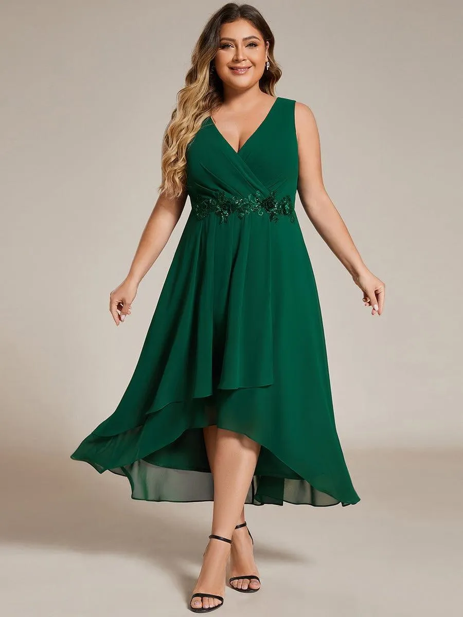 Robe d'invité de mariage haute-basse en mousseline de soie sans manches avec applique à la taille