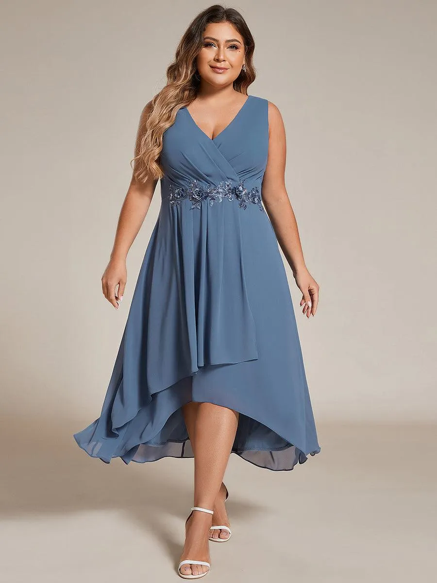 Robe d'invité de mariage haute-basse en mousseline de soie sans manches avec applique à la taille