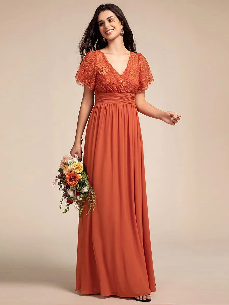 Robe longue de demoiselle d'honneur à manches flottantes et col en V en dentelle