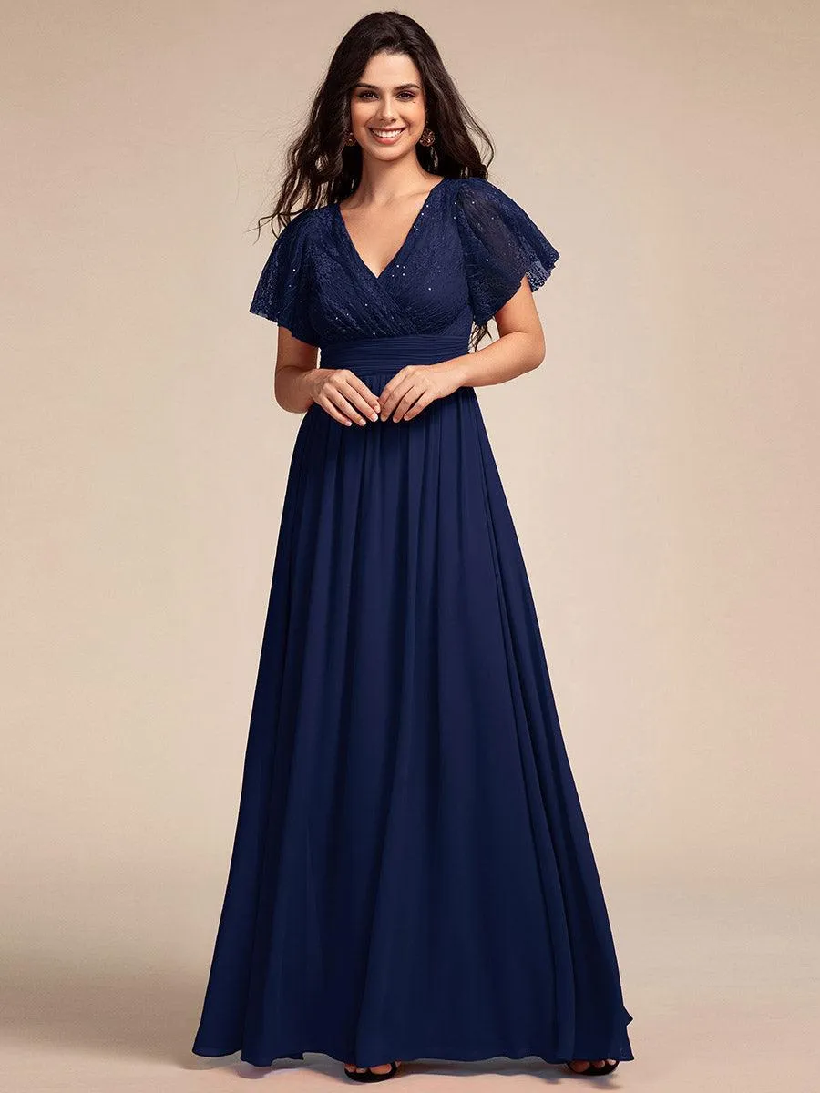 Robe longue de demoiselle d'honneur à manches flottantes et col en V en dentelle