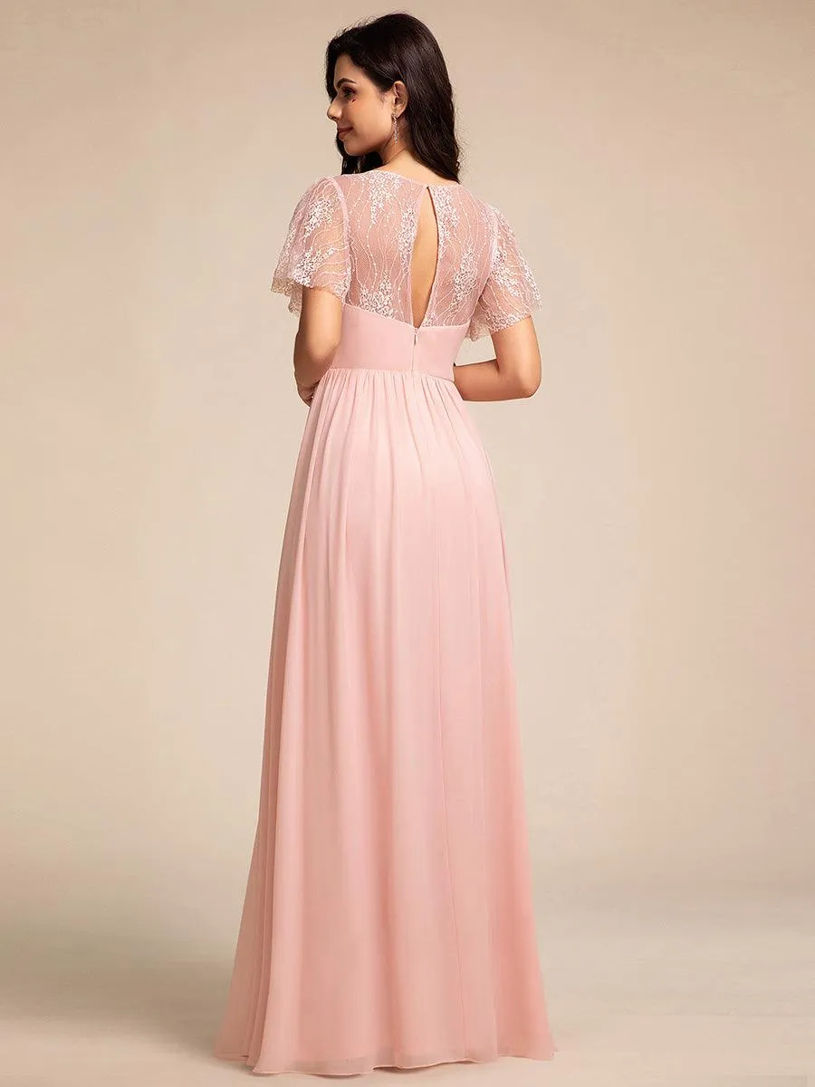 Robe longue de demoiselle d'honneur à manches flottantes et col en V en dentelle