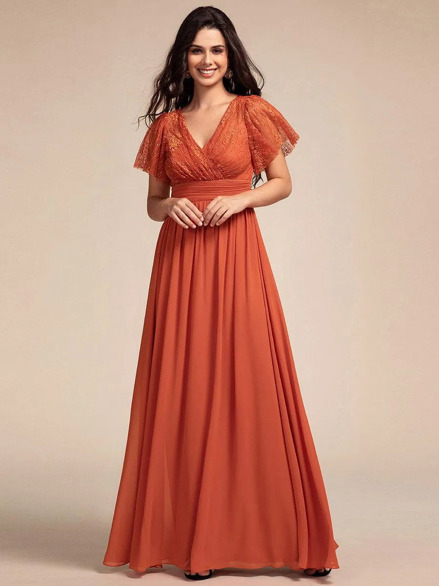 Robe longue de demoiselle d'honneur à manches flottantes et col en V en dentelle