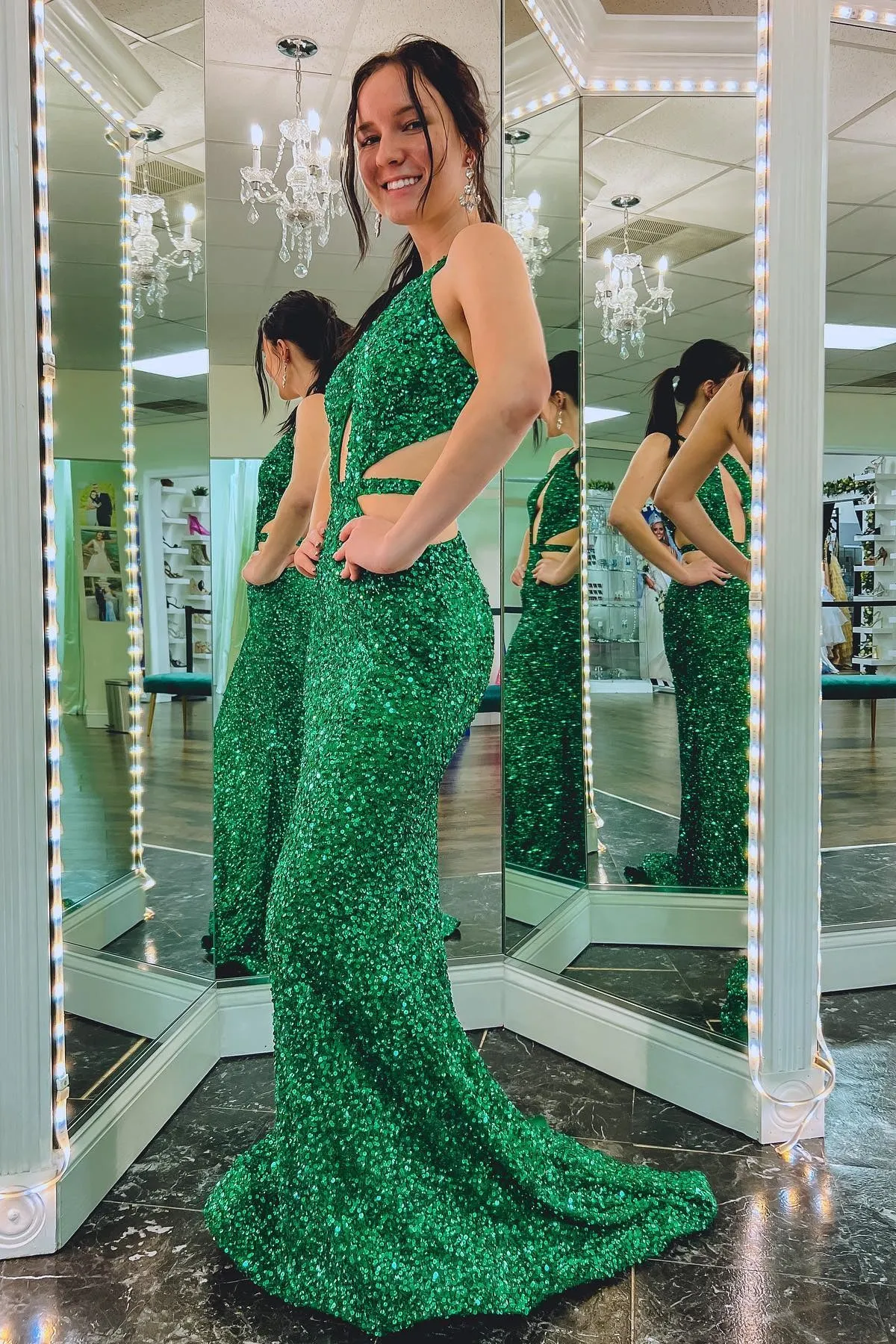 Sexy Green Sequin Halter Mermaid Long Formal Dress