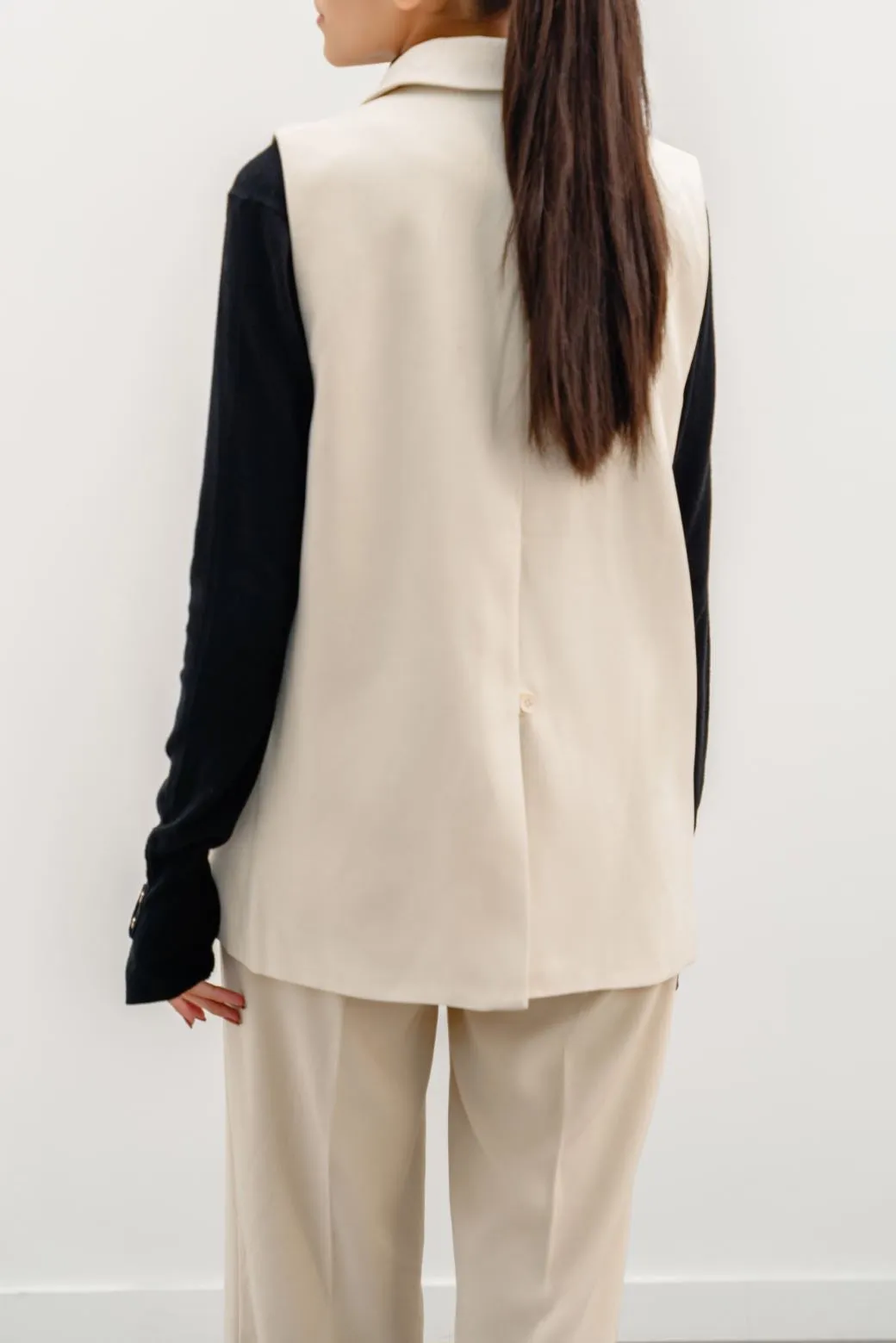 SLEEVELESS BLAZER