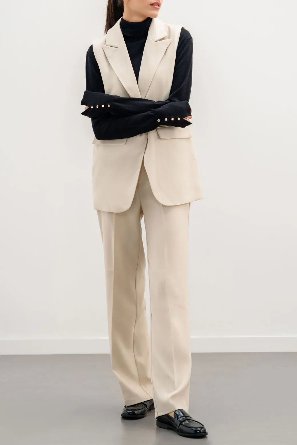 SLEEVELESS BLAZER