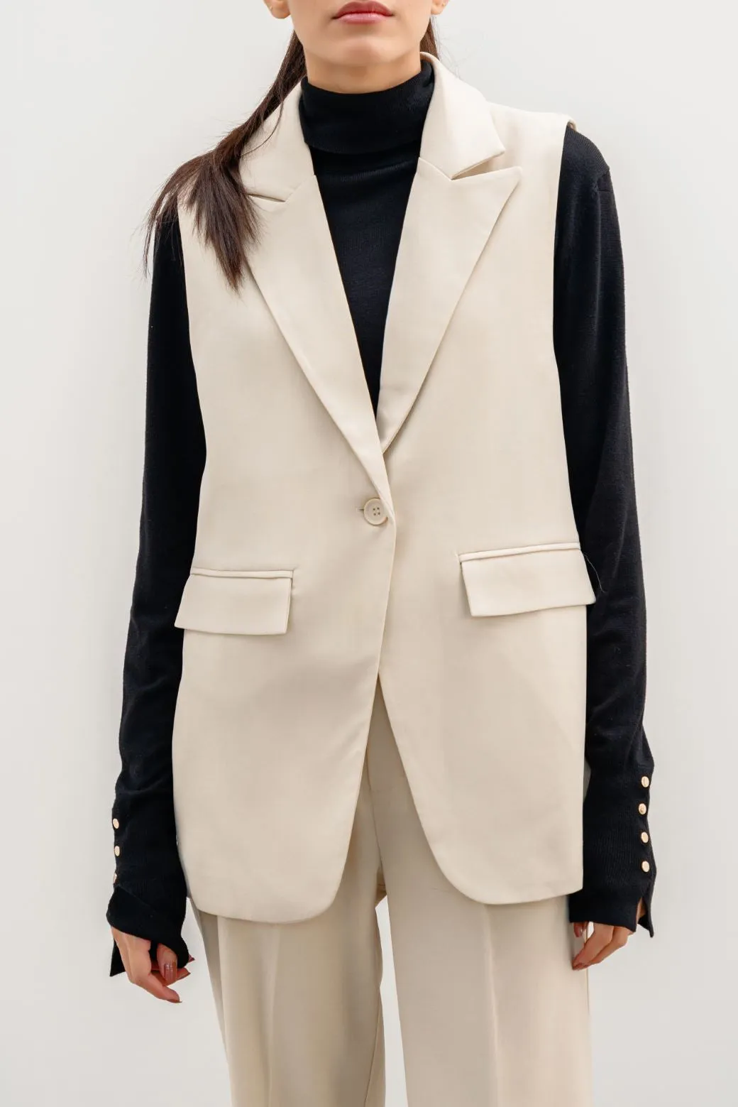 SLEEVELESS BLAZER