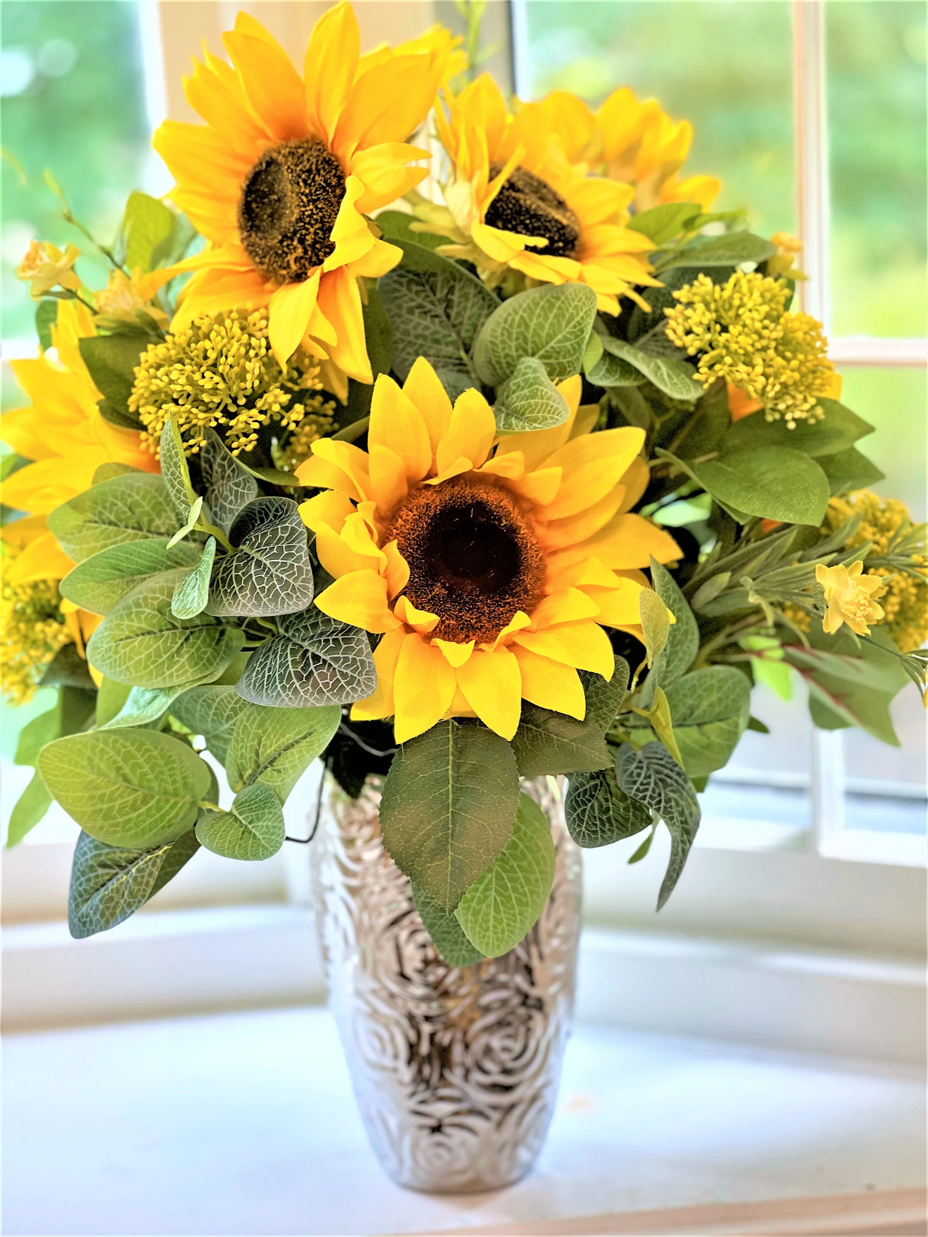 Sunflower Floral Arrangement, Centerpiece, Living Room Kitchen Island, Rustic, Home Décor , Table, 22" Diameter by 22 "H with 8 " H Vase