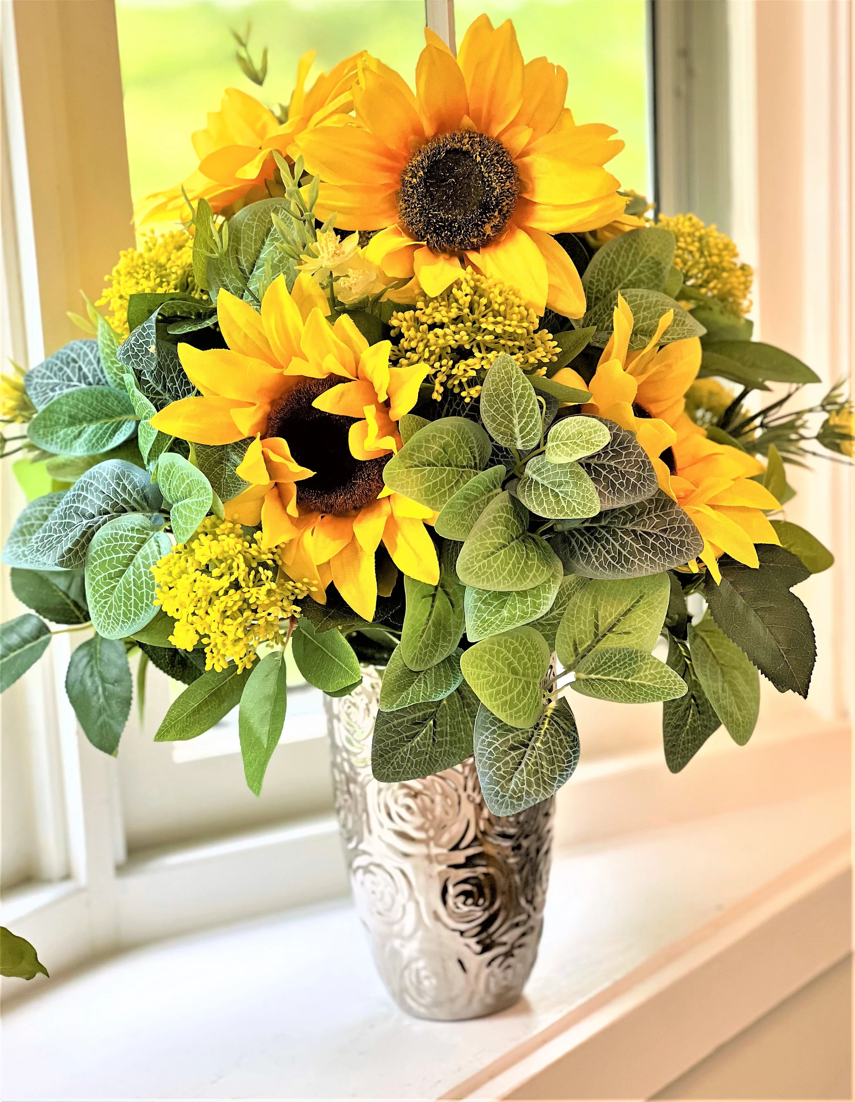 Sunflower Floral Arrangement, Centerpiece, Living Room Kitchen Island, Rustic, Home Décor , Table, 22" Diameter by 22 "H with 8 " H Vase