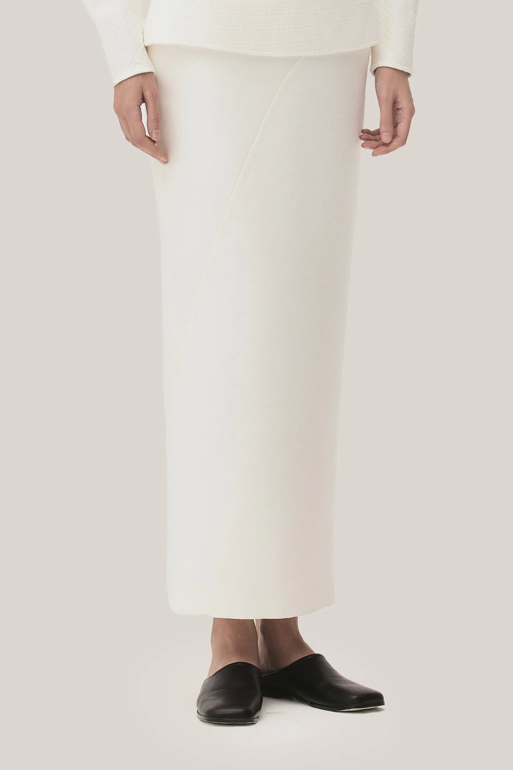 TINH ATELIER • White Thanh An Pegged Back Slit Taffeta Midi Skirt