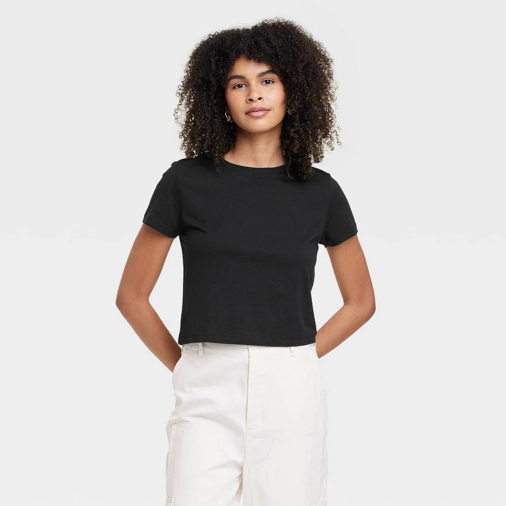 Women's S Shrunken Short Sleeve T-Shirt - Universal Thread  Black