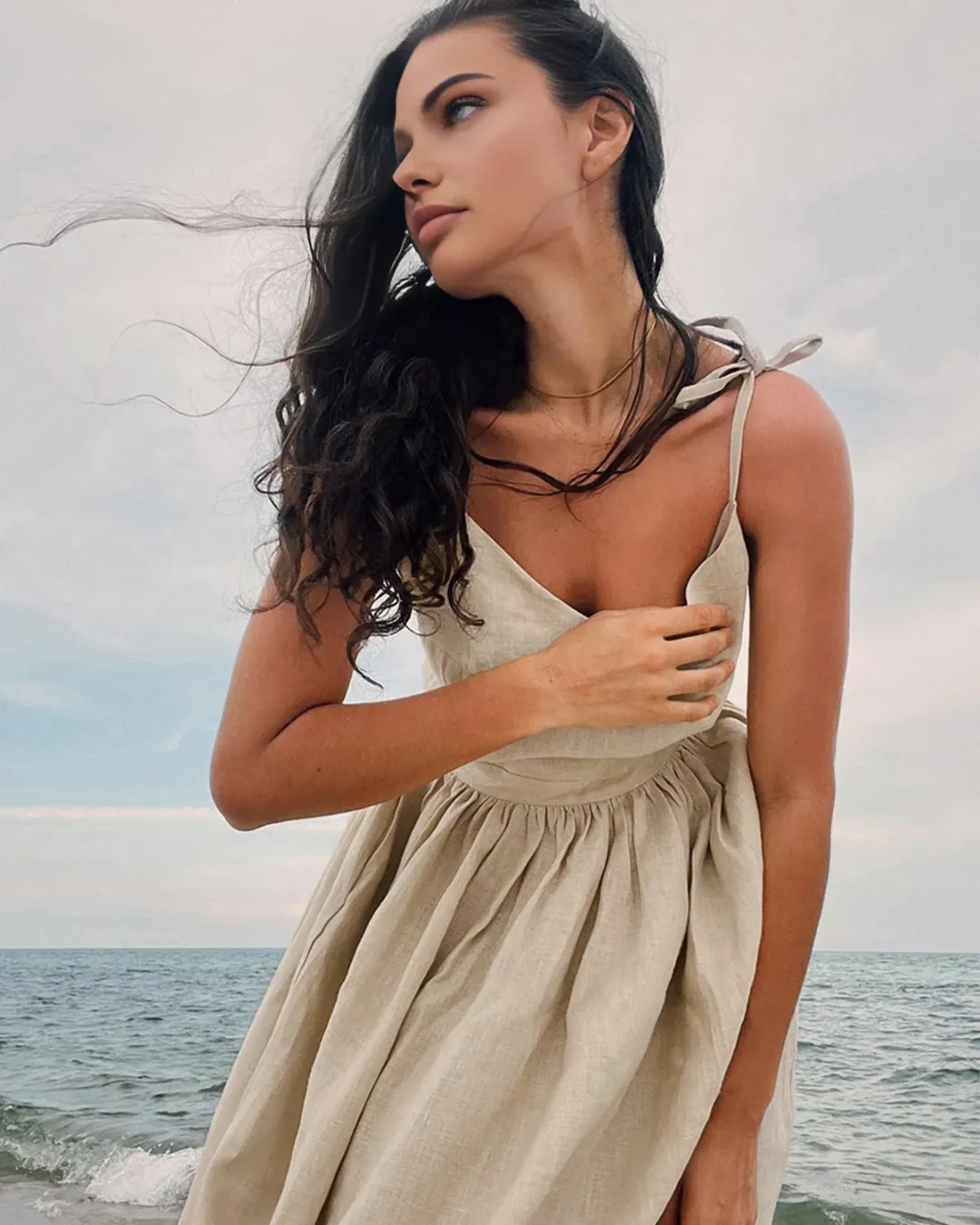 YSABELLE GRACEFUL BACKLESS MAXI